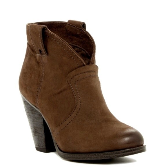 Vince Camuto Hillsy Brown leather Ankle Boot Booties 10 - Picture 1 of 10